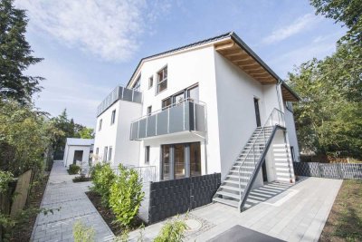 Moderne und gesunde Holzbauweise, 2-Zi-Maisonette-Whg möbliert mit Terrasse in München Bogenhausen
