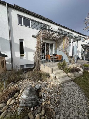 Von privat: Gepflegtes Reihenmittelhaus