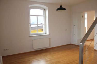 KUNDL - exklusive, teilmöblierte 2 stöckige 2-Zimmer Maisonettenwohnung