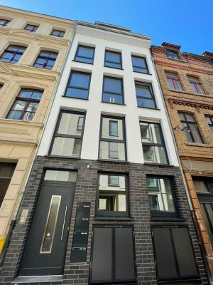 Vollständig renovierte 3-Raum-Wohnung mit Balkon und Einbauküche in Köln
