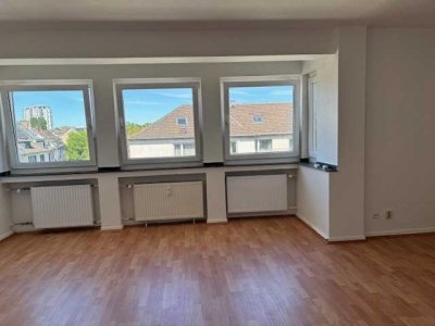Modernisiertes Penthouse am Wehrhahn!