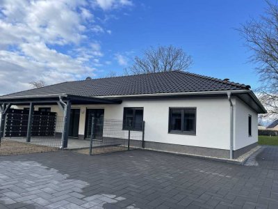 Doppelhaushälfte mit Vollbad, Garten+Terrasse und 2 Stellplätze