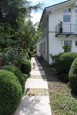 Haus am Ammersee, Traumlage, nur zwei Gehminuten und Sie stehen mit den Füßen im See