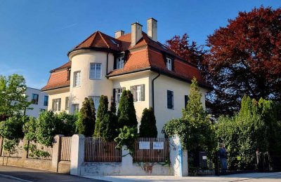 Exklusive denkmalgeschützte Villa von 1908 für Wohnen, Gewerbe, Beherbergung, großes Grundstück