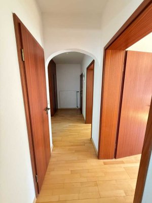 Charmante 2 Zimmer Wohnung mit Balkon - Einziehen & Wohlfühlen
