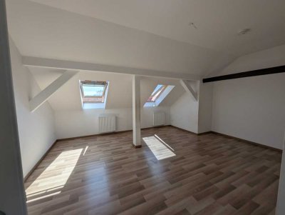 +++NEU!+TRAUMWOHNUNG+4-R. DG-WOHNUNG+OFFENE KÜCHE+WOZI. MIT LOGGIA+++