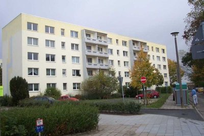3 - Raumwohnung mit Balkon und Badewanne