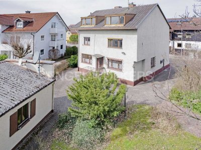 Einzigartige Gelegenheit zur Neugestaltung - Großzügiges Grundstück mit Altbestand