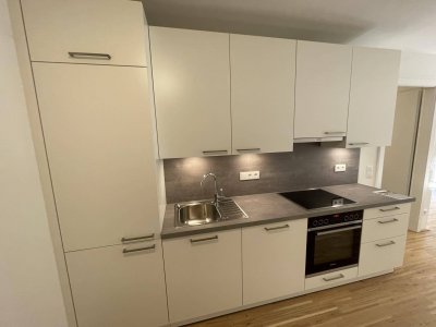 Erstbezug Nähe U1 Kagraner Platz - Großzügige 1-Zimmer-Wohnung mit Loggia