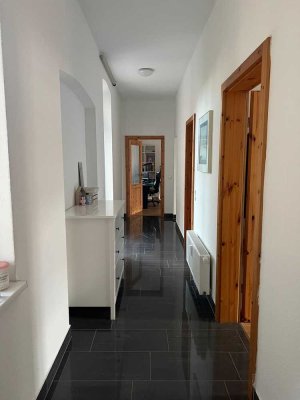 LU Friesenheim Renovierte Altbauwohnung mit Charme 2-Zimmer-K-B + 2 Balkone und Kellerraum