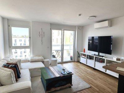 SWIMMINGPOOL AM DACH - SAUNA UND FITNESSRAUM IM HAUS