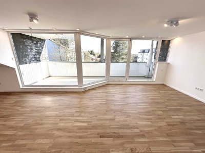 Penthouse Feeling in Top 4 Zimmer Wohnung mit Balkon und Stellplatz