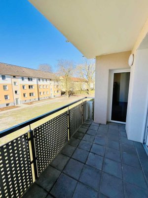 Barrierefreie 2-Zimmer-Service-Wohnung mit Einbauküche und Balkon