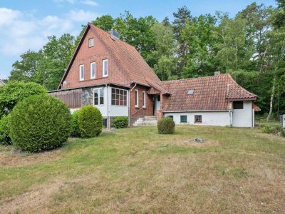 Klassisches 3,5-Zimmer-Rotklinkerhaus in gepflegtem Zustand in naturnaher Lage von Stelle-Büllhorn