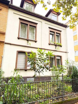 Mehrfamilienhaus in zentraler Lage von Frankenthal – Investment mit Entwicklungspotenzial