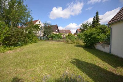 Gepflegtes Haus mit sehr großem Garten !
