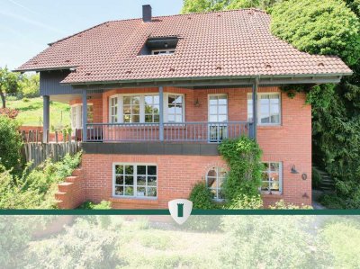 Geräumiges Einfamilienhaus mit Panoramablick ins bezaubernde Leinachtal!
