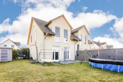 Bezugsfrei – moderne Doppelhaushälfte mit hochwertiger Ausstattung
