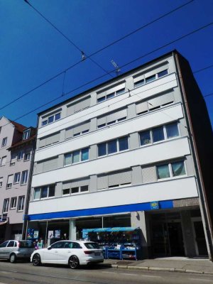 **SENKELBACH** Teilsanierte und lichtdurchflutete 1 ZKB- Wohnung Nähe Innenstadt