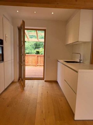 Helle 3,5-Zimmer Dachgeschosswohnung mit Balkon/Dachterrasse in Bad Kohlgrub
