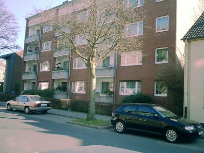 Düsseldorf Eller, 61 qm. 3 Zi. K, D,B, Balkon, Gartenmitbenutzung,sonnig und hell