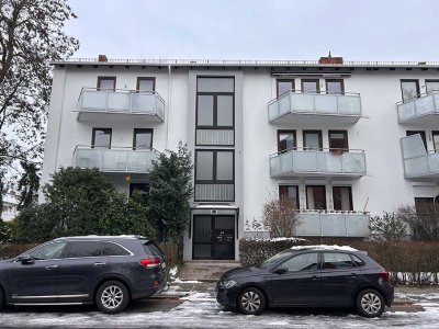 Schwachhausen – Klattenweg 10: Freie 3-Zimmer-Wohnung mit Balkon