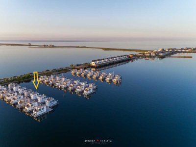 Exklusives schwimmendes Ferienhaus auf der Ostsee mit eigenem Steg