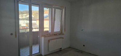 In Sanierung befindliche altengerechte 2- Zimmer- Wohnung mit Balkon *AUFZUG*