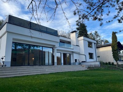 Exklusive Villa mit Indoor-Spa &amp; beeindruckendem Wohnkonzept in Bestlage von Kaltenleutgeben