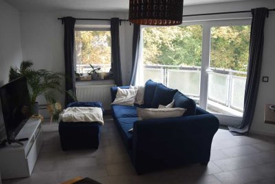 Helle 3,5-Zimmer DG-Wohnung mit Balkon + Einbauküche in Essen-Kupferdreh