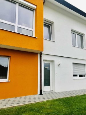 Freundliche 3-Zimmer-Wohnung mit überdachterer Terrasse und EBK in Steinen-Hüsingen