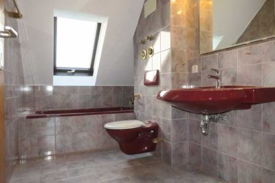 3 Zi-DG-Whg mit Balkon in bevorzugter Lage