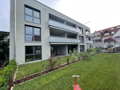 Stilvolle 2-Zimmer-Neubauwohnung mit Terrasse und schönem Garten