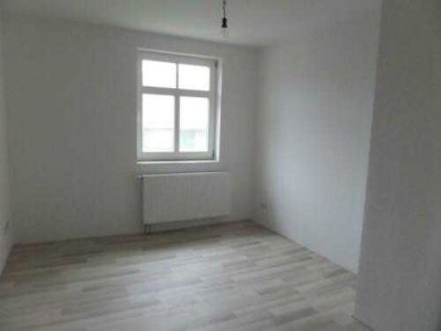 Erstbezug nach Sanierung: preiswerte 3-Zimmer-Wohnung in Schachdorf Ströbeck