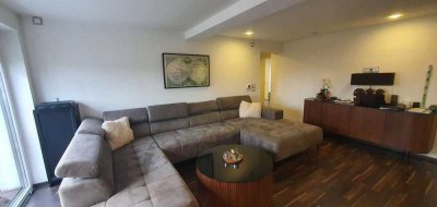 Ruhige, gepflegte 3-Zimmer-Wohnung im 1. OG rechts zu verkaufen! in Zirndorf/Weiherhof