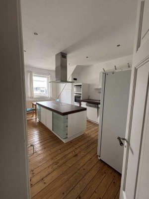 Attraktive 3-Zimmer-Altbau-Wohnung inkl. Einbauküche