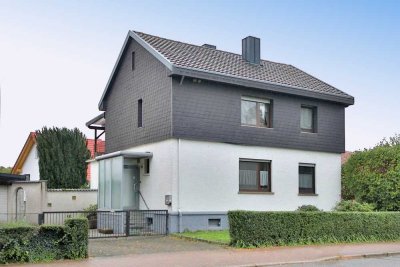 Zentral gelegenes Einfamilienhaus mit großzügigem Gartengrundstück und Bauplatzoption