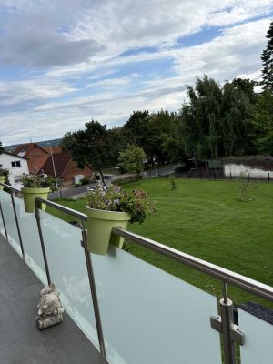 Vollständig renovierte Wohnung mit drei Zimmern sowie Balkon und Einbauküche in Gehrden