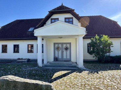 Gutshaus mit 10.000 m² Land in idyllischer Lage bei Anklam