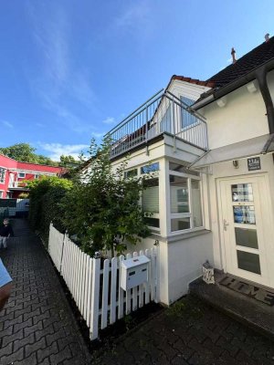 Geschmackvolle, gepflegte 2,5-Zimmer-Wohnung mit Balkon und Einbauküche in München Lochhausen