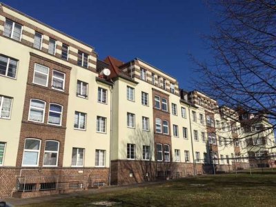 Über den Dächern - offene Dachgeschosswohnung mit 2 Zimmern, Loggia und Dachboden