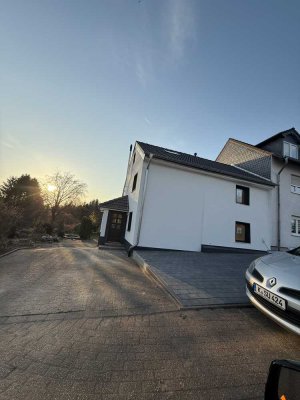Preiswertes 4-Raum-Einfamilienhaus mit gehobener Innenausstattung in Bergisch Gladbach