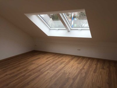 herrliche 2-Zi .DG -Wohnung