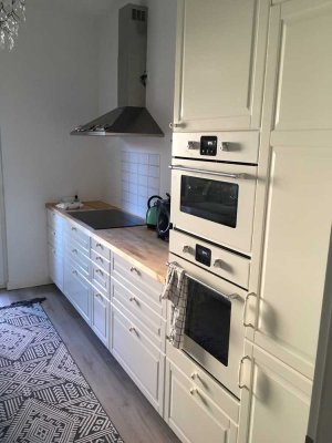 Exklusive moderne Wohnung in toller Lage in schönem Altbau Charme