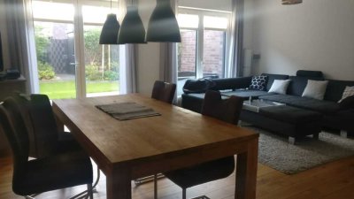 Luxuriöses Reihenhaus mit sechs Zimmern und EBK im Kern von Mecklenbeck (Münster)