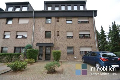 IPA - Große Dachgeschoßwohnung ohne Balkon auf der Suche nach einem soliden Mieter