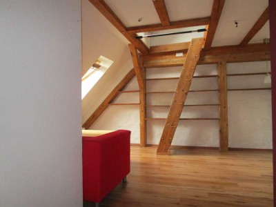 Zum 01.09.2026  FREI !!! Dachgeschoß-Maisonette mit ca. 45 m² Nutzfläche