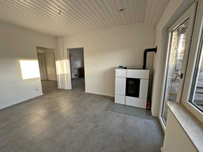 Neu renovierte Dachgeschosswohnung in ruhiger Lage von Helmhof!