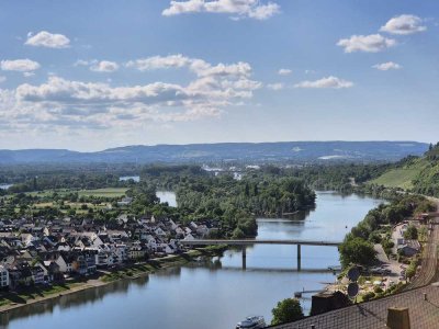 Haus mit Einliegerwohnung in Traumlage … diesen gigantischen Rheinblick gibt es gratis dazu