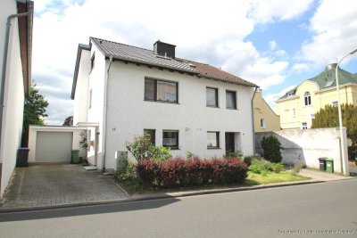 Massiv gebaut, liebevoll gepflegt – Doppelhaushälfte mit Charme und Potenzial in Bonn-Ippendorf